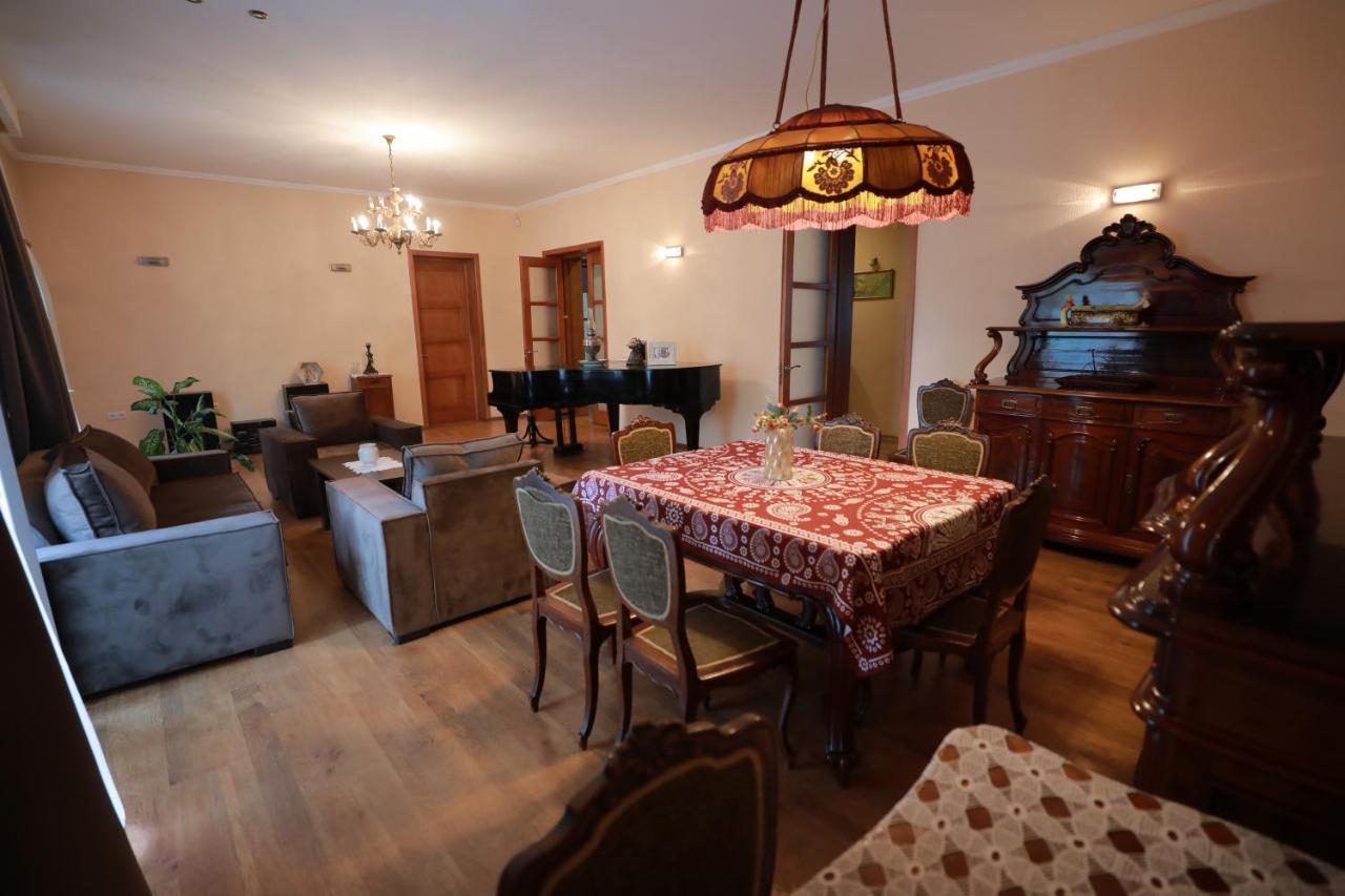 Apartment At 12 Baratashvili Street Tbilisi Exterior foto
