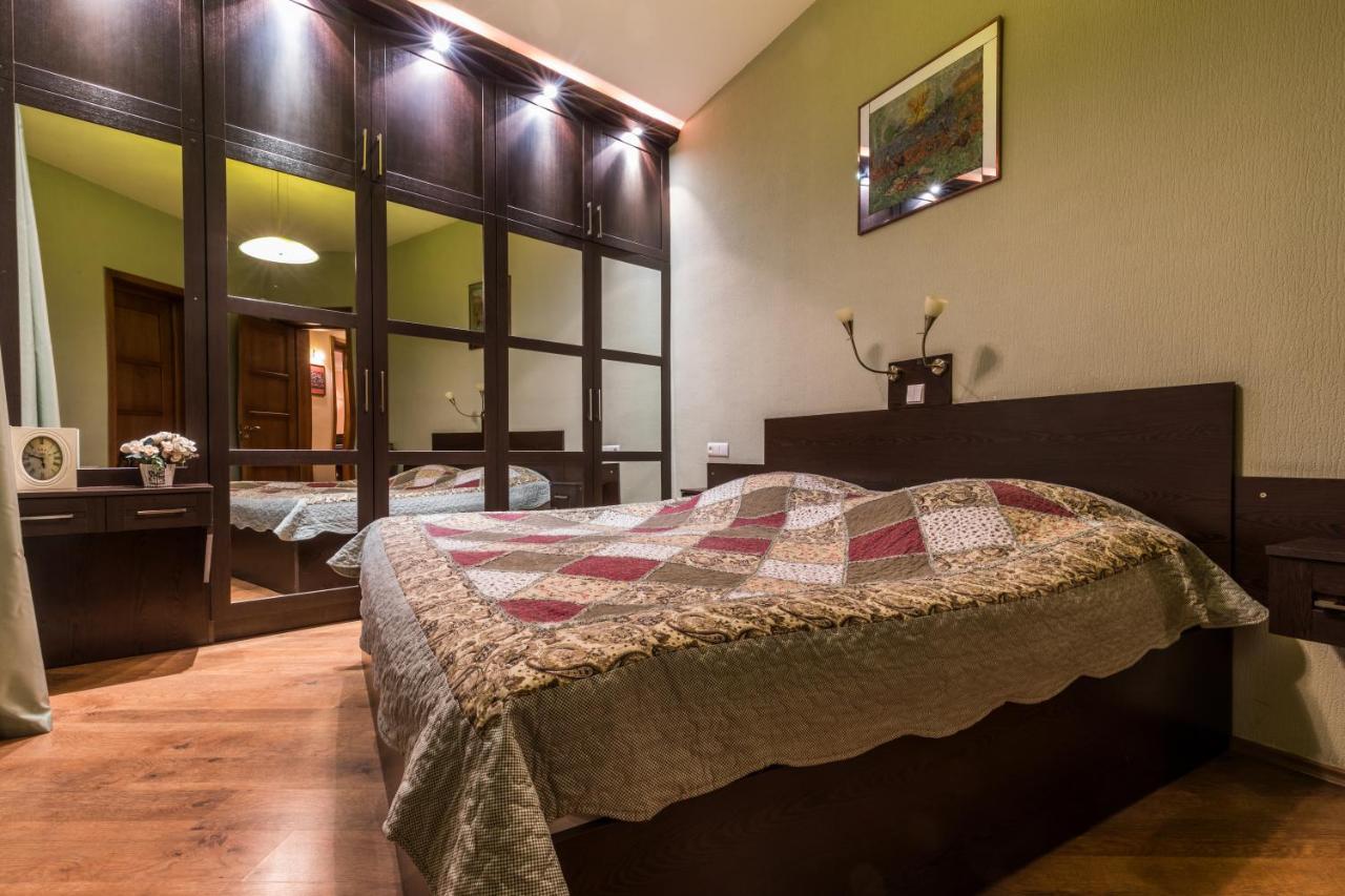 Apartment At 12 Baratashvili Street Tbilisi Exterior foto