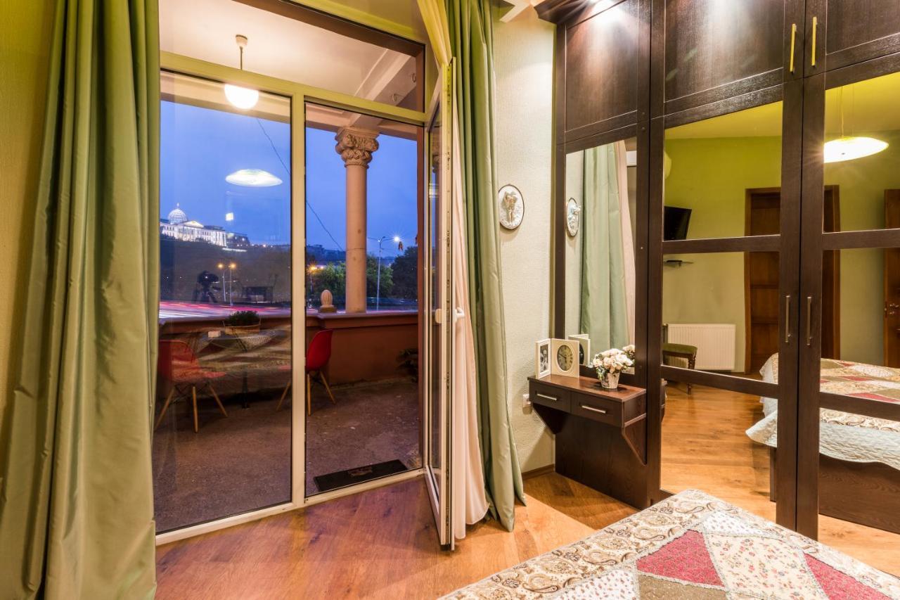 Apartment At 12 Baratashvili Street Tbilisi Exterior foto