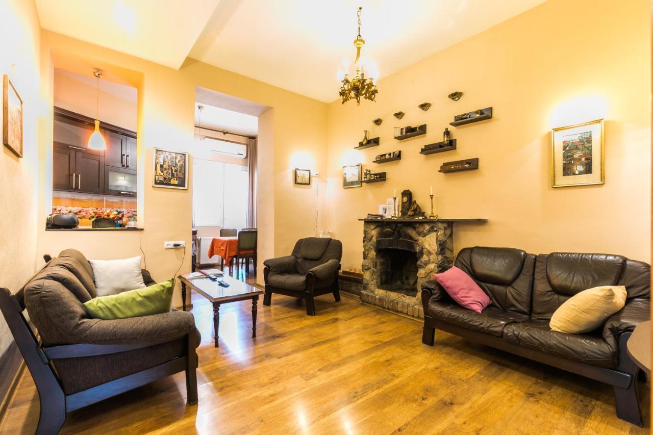 Apartment At 12 Baratashvili Street Tbilisi Exterior foto